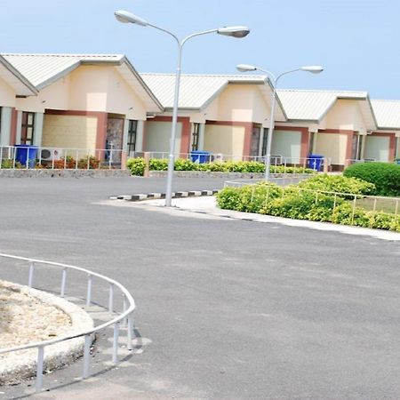 Whispering Palms Resort Magbon Экстерьер фото