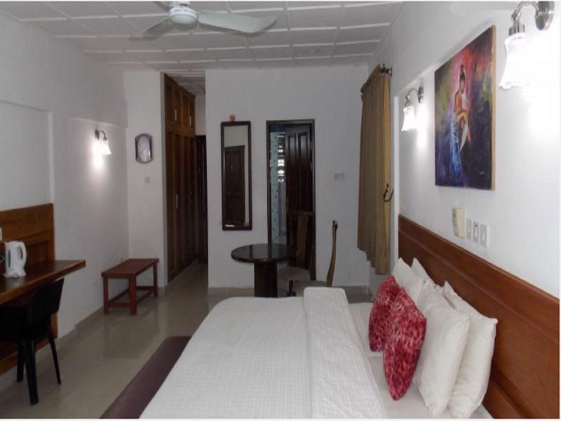 Whispering Palms Resort Magbon Экстерьер фото