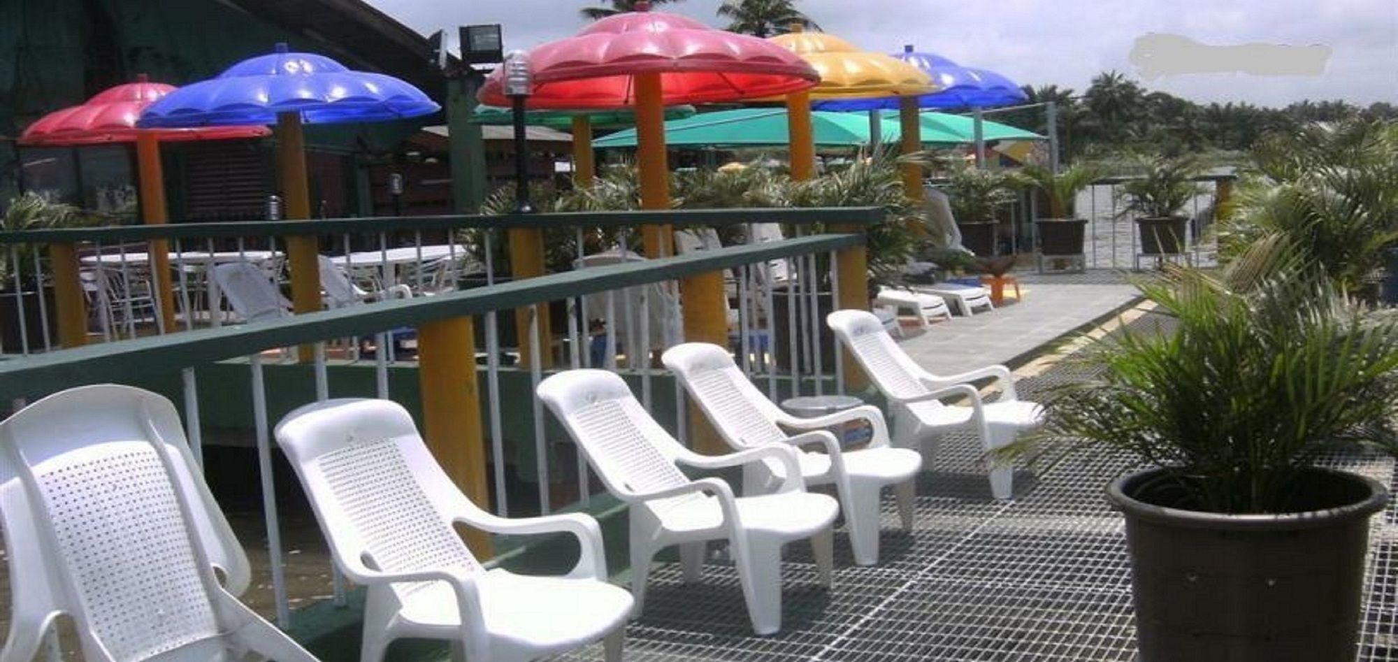 Whispering Palms Resort Magbon Экстерьер фото
